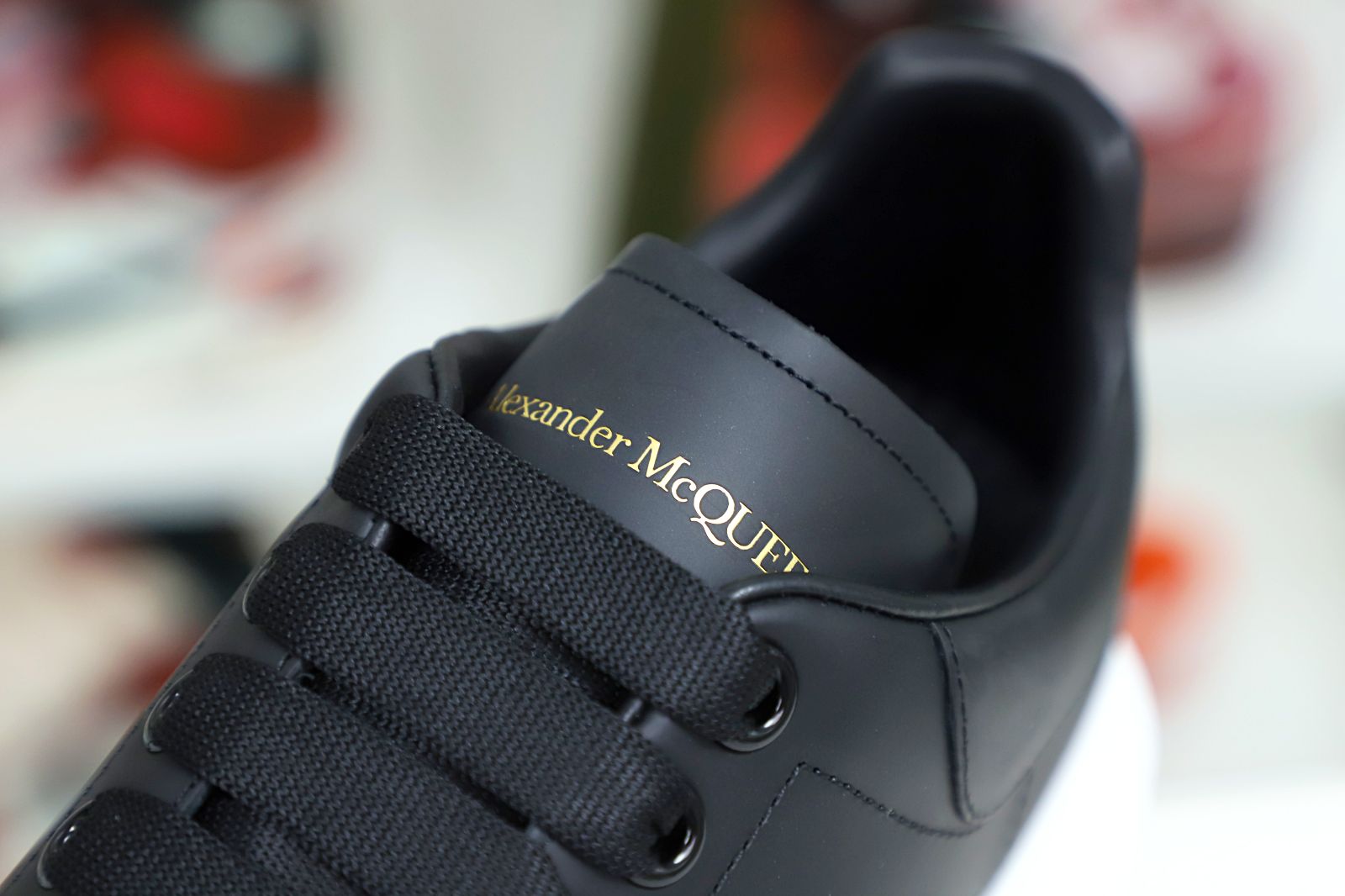 Kimi kick ALXNDER MC MCQUE*N Oversized Sneaker