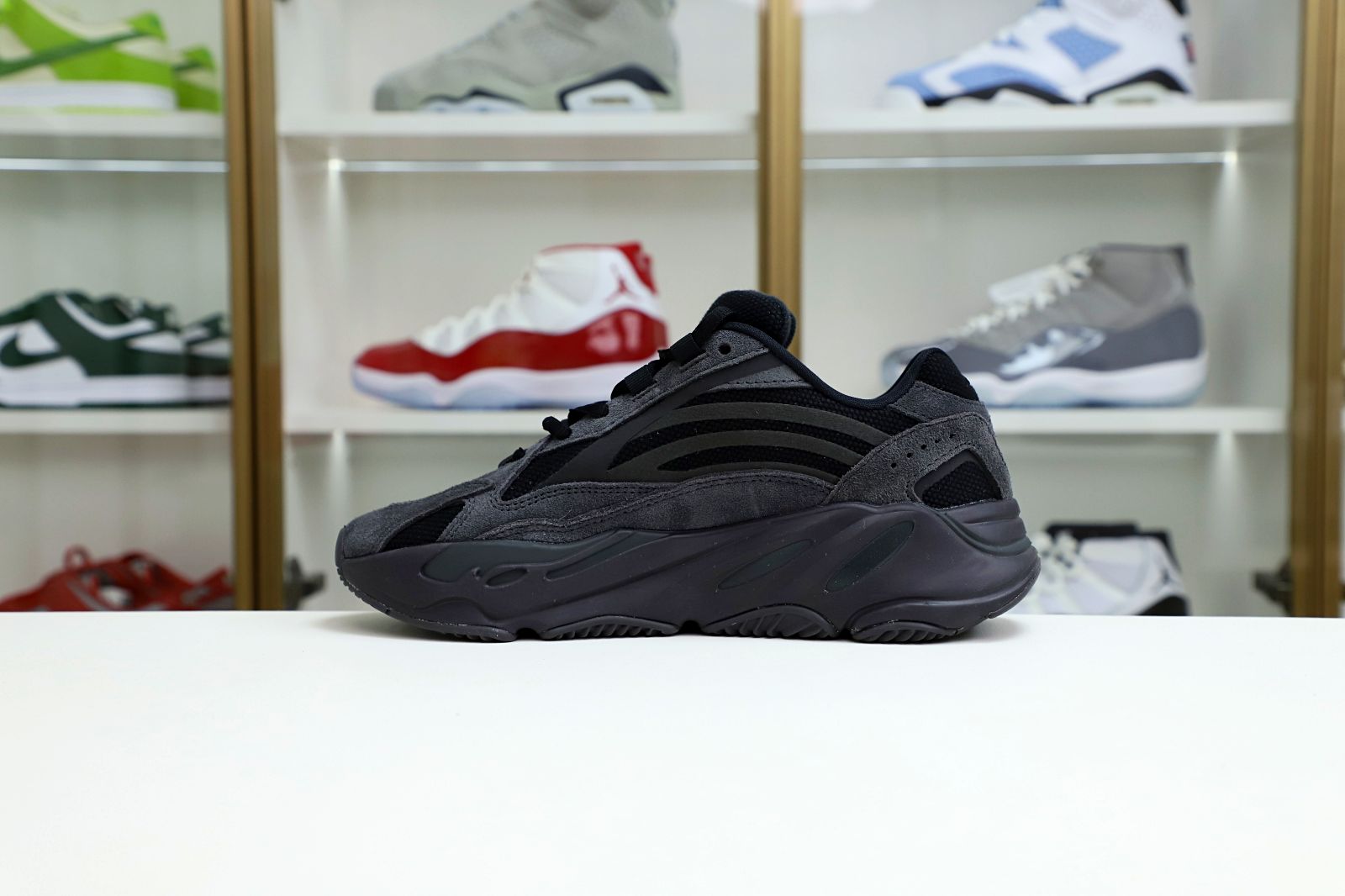 Kimi kick Yeezy Boost 700 V2 Vanta 2019