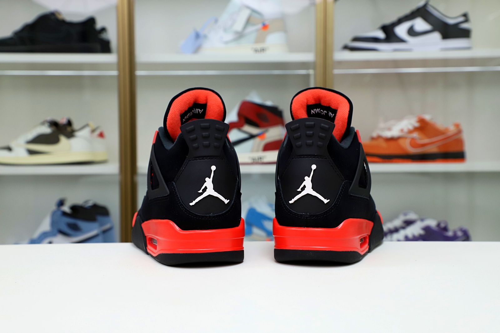 Kimi kick AIR JORDAN 4 RETRO 'RED THUNDER'