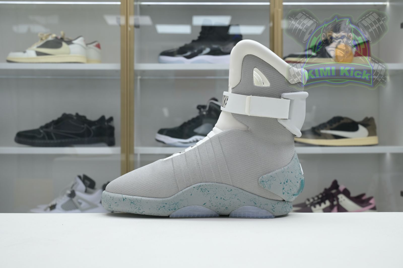 Kimi kick Nike Air MAG back to the future 2016