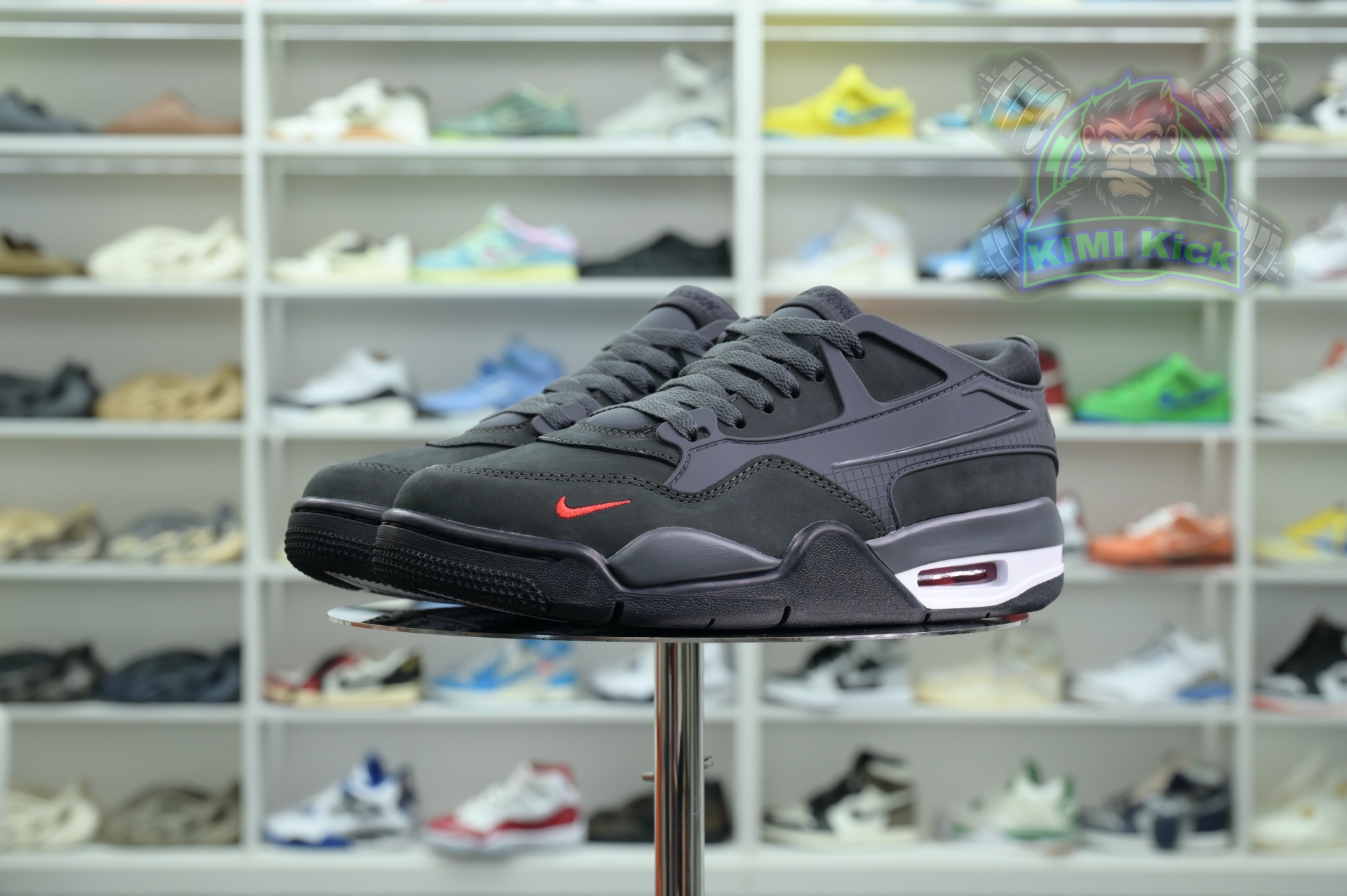 Kimi kick Nigel Sylvester x Jordan Air Jordan 4 RM SP “Anthracite”