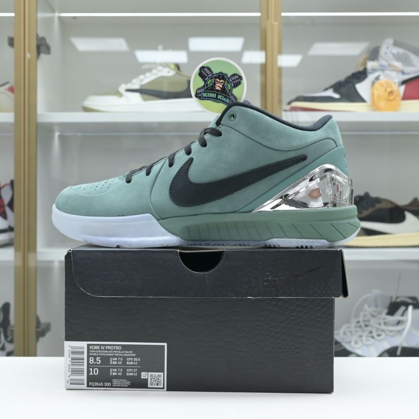 Kimi kick Nike Zoom Kobe 4 Protro 