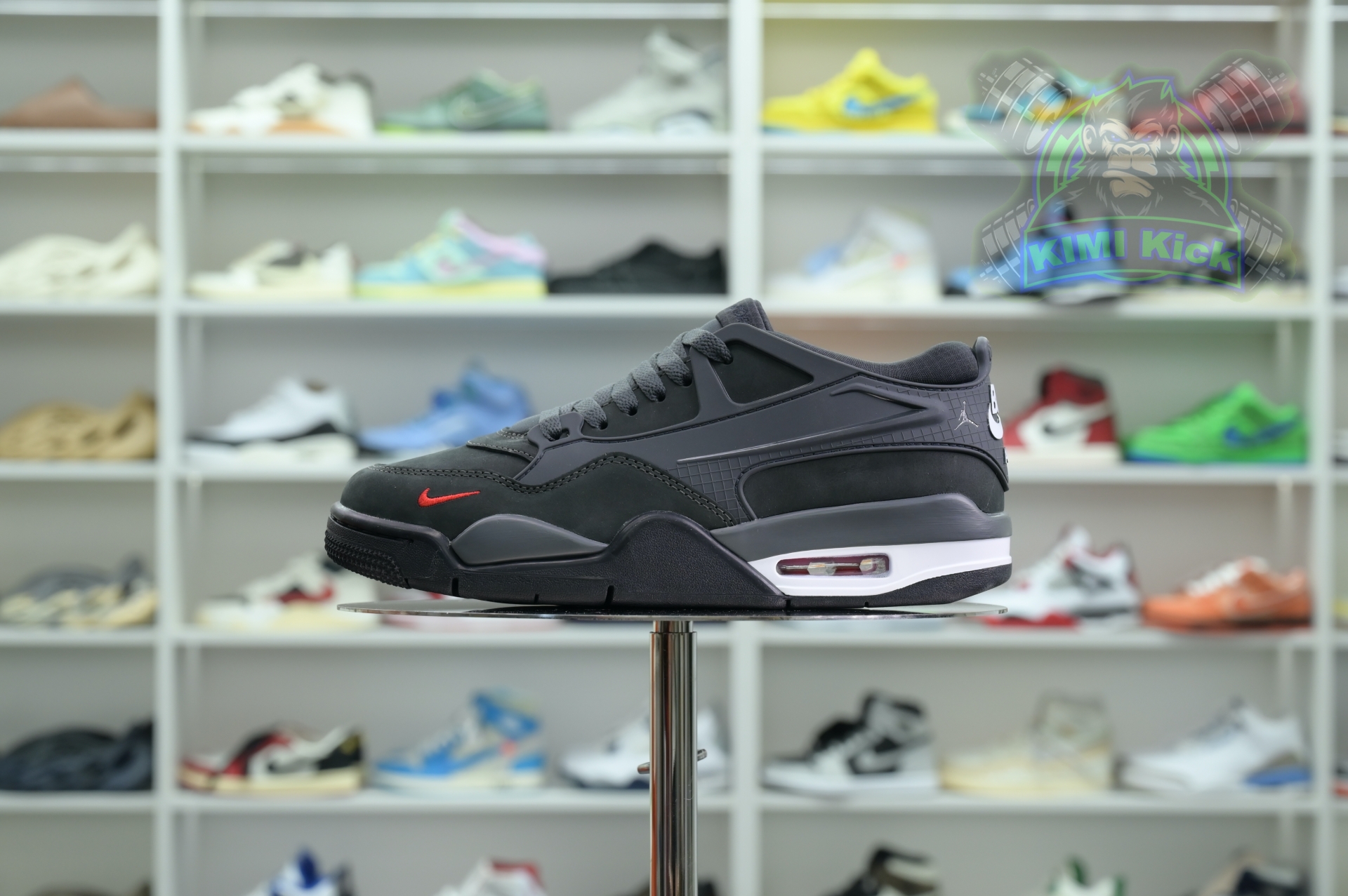 Kimi kick Nigel Sylvester x Jordan Air Jordan 4 RM SP “Anthracite”