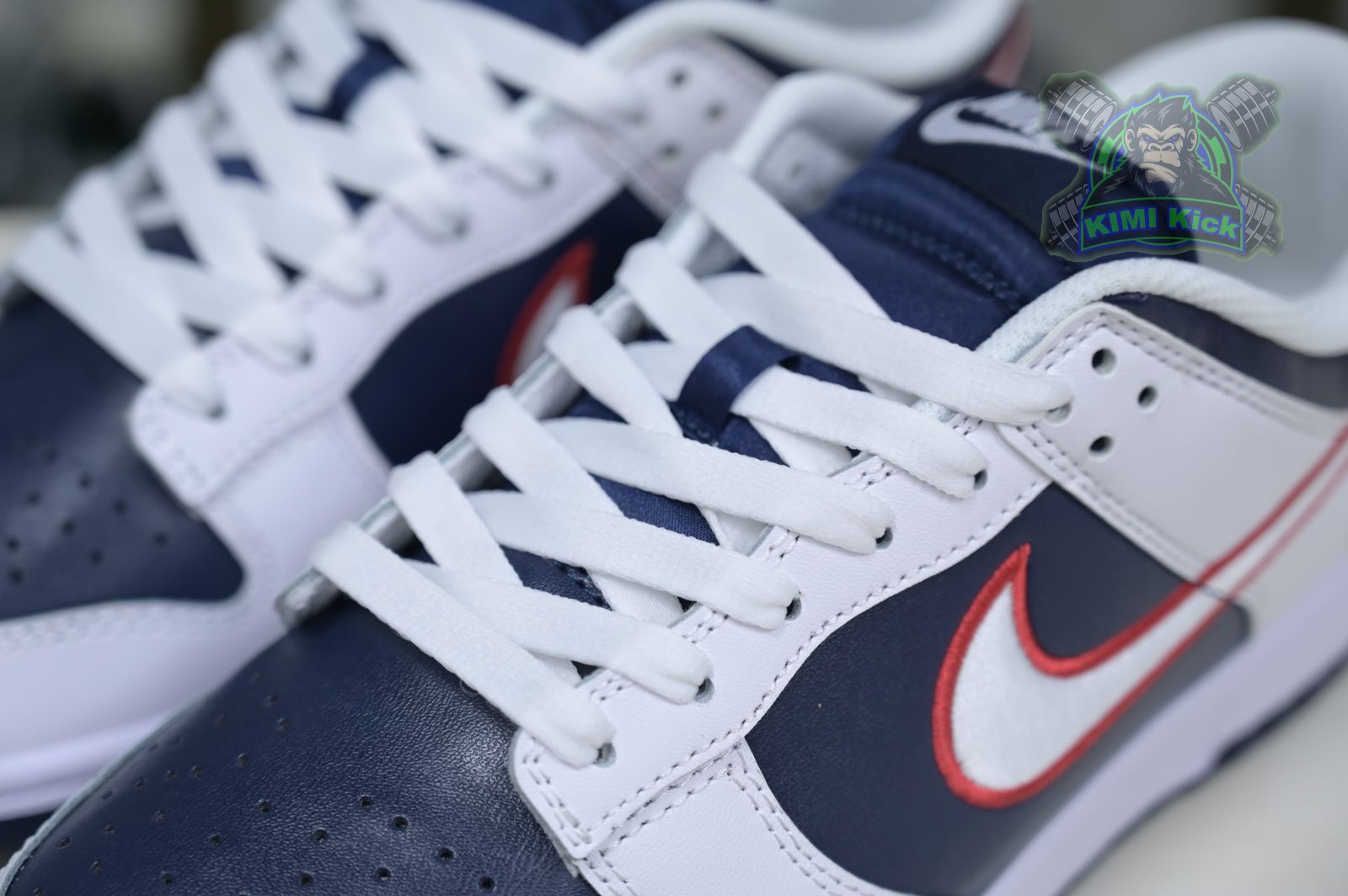 Kimi kick Nike Dunk Low 'Houston Comets Four-Peat'