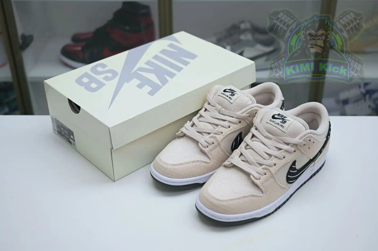 Kimikick Albino & Preto x Nike Dunk SB Low Pro 