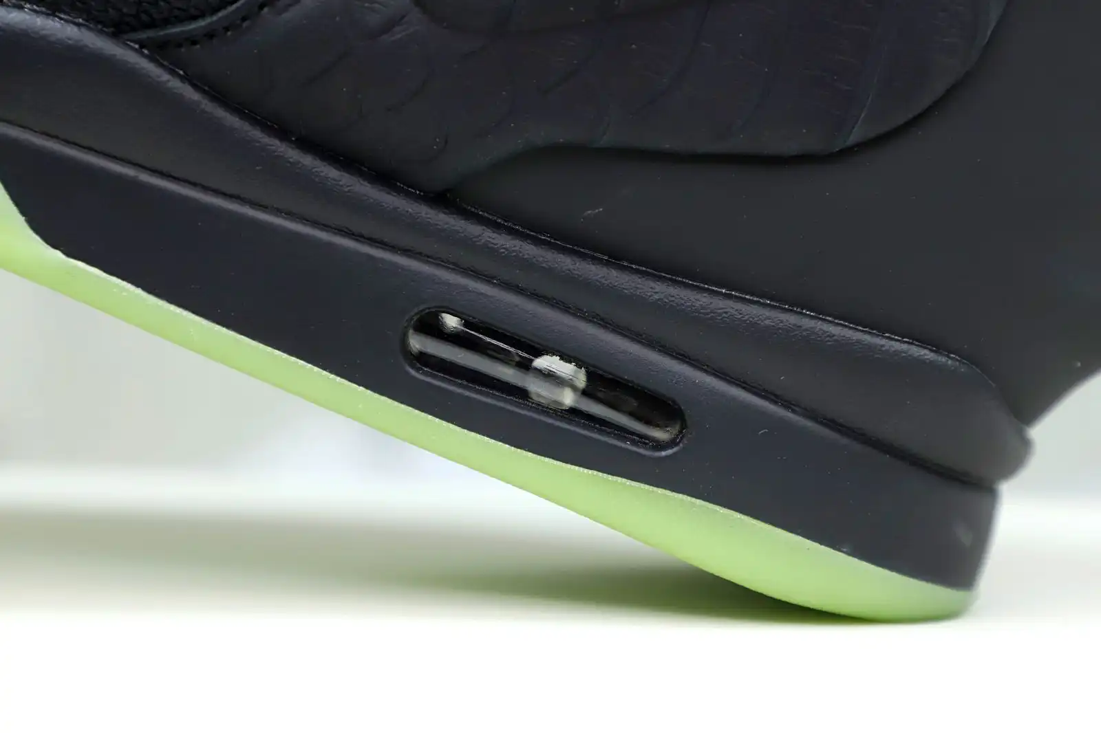 Kimikick Nike Air Yeezy 2 solar red