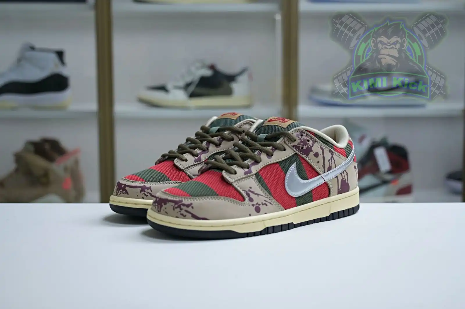 Kimikick Nike Dunk SB Low Freddy Krueger