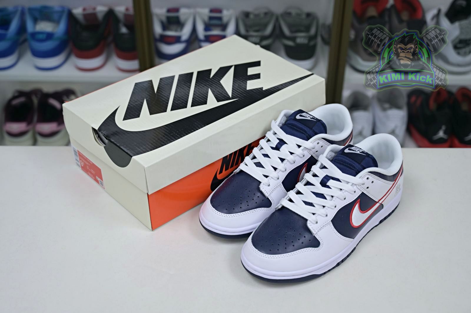 Kimi kick Nike Dunk Low 'Houston Comets Four-Peat'