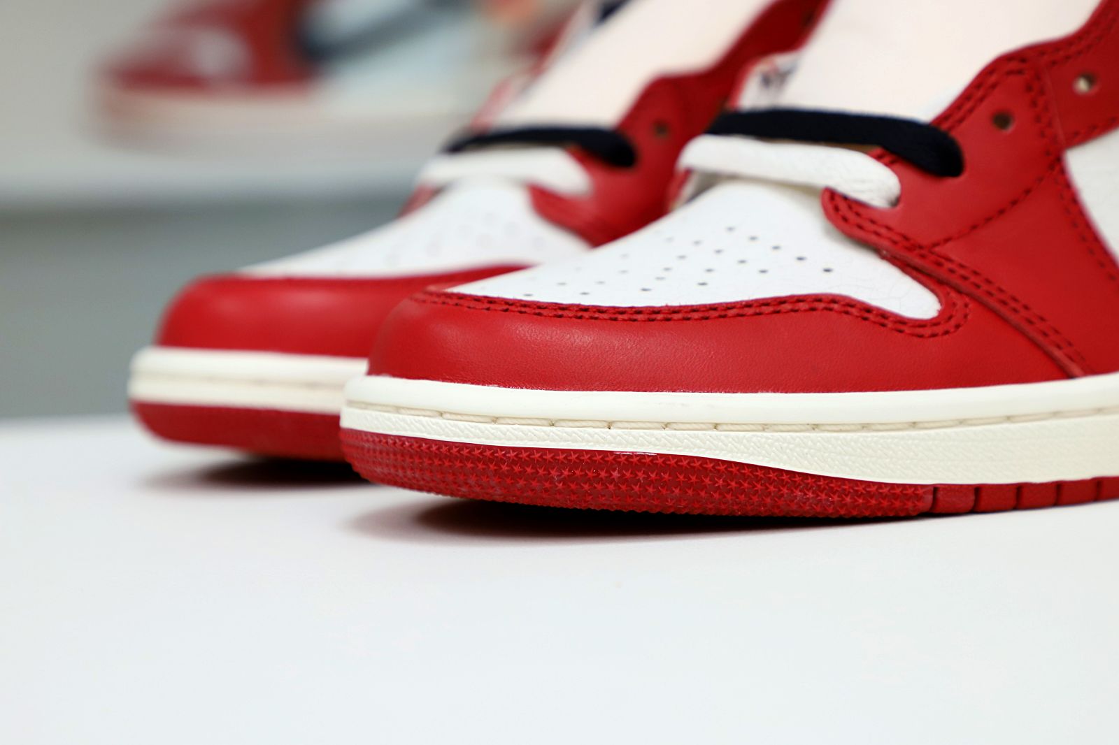 Kimi kick AIR JORDAN 1 REIMAGINED LOST AND FOUND “CHICAGO” 2022