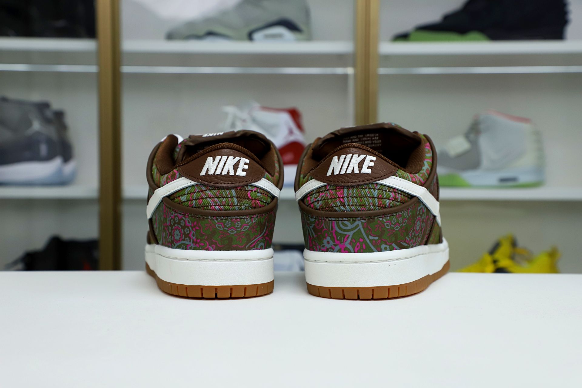 Kimi kick Nike Dunk SB Low Paisley