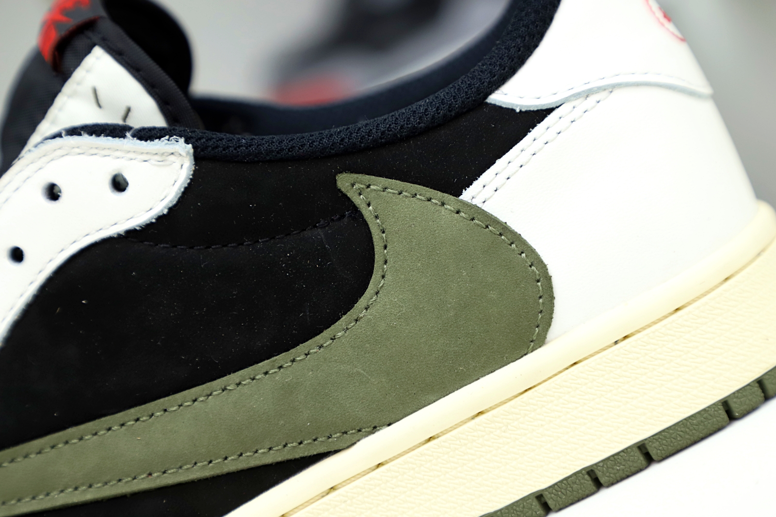 Kimi kick TRAVIS SCOTT X NIKE AIR JORDAN 1 LOW OG “Olive”