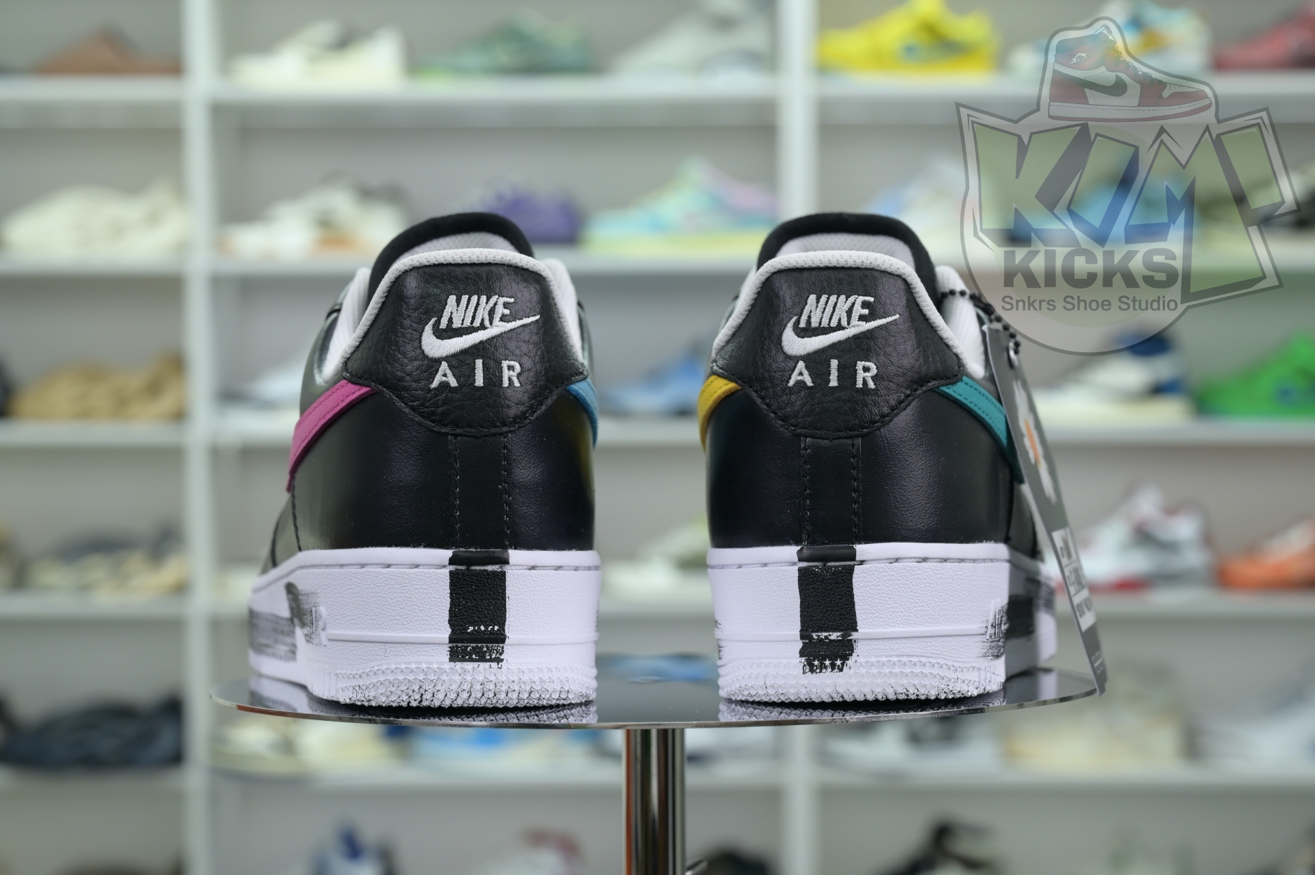 Kimi kick Peaceminusone x Nike Air Force 1 “Para- Noise 3.0”