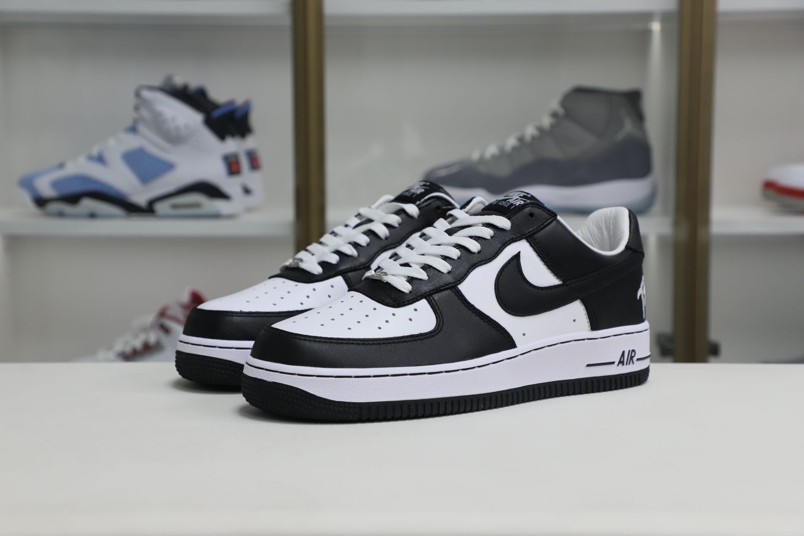 Kimi kick Terror Squad xNike Air Force1 Low