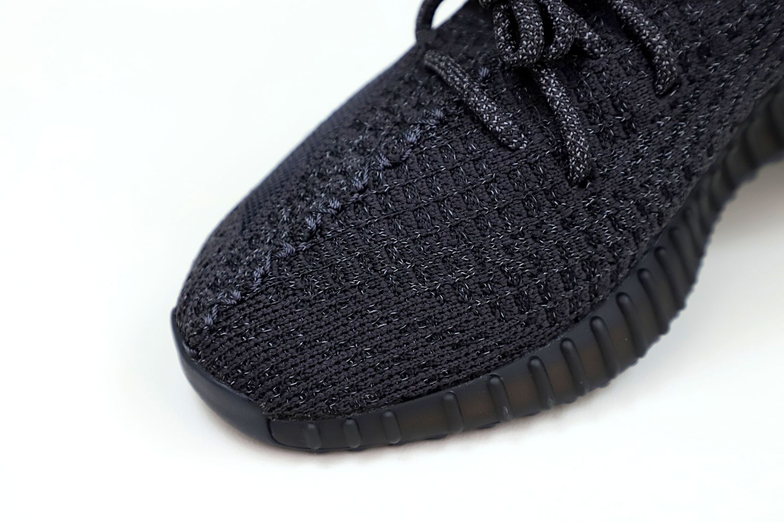 Kimi kick YEEZY BOOST 350 V2 'BLACK REFLECTIVE'