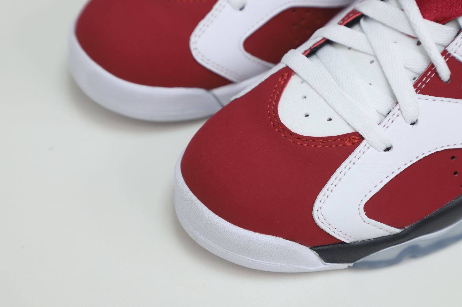 Kimi kick AIR JORDAN 6 RETRO OG 'CARMINE' 2021