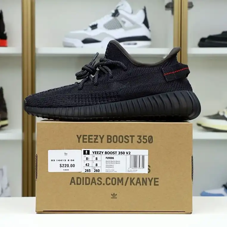 Kimikick YEEZY BOOST 350 V2 'BLACK NON-REFLECTIVE'