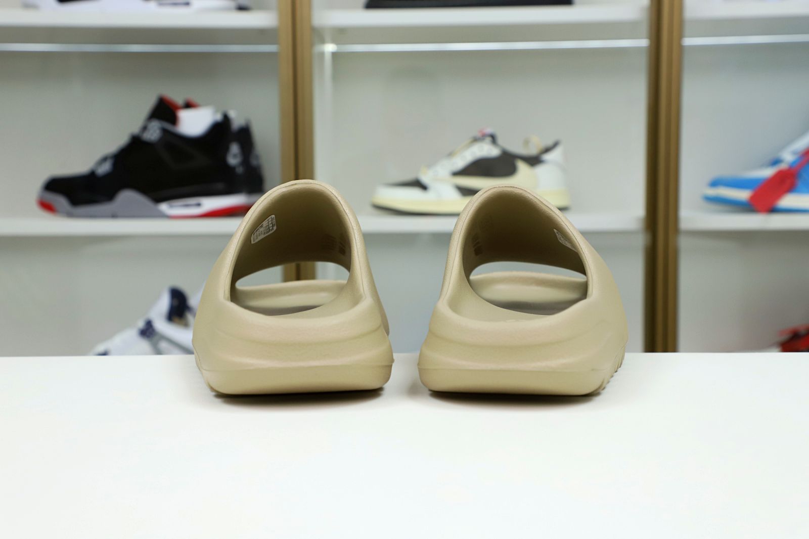 Kimi kick YEEZY SLIDES GW1934