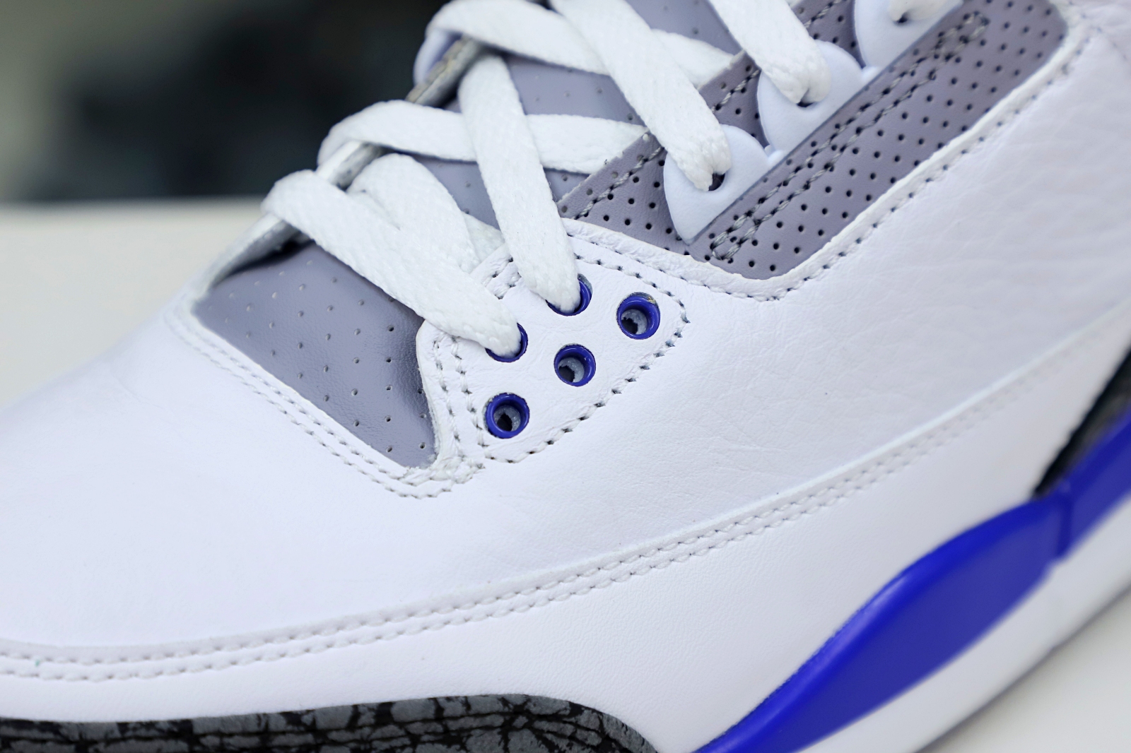 Kimi kick AIR JORDAN 3 RETRO 'RACER BLUE'