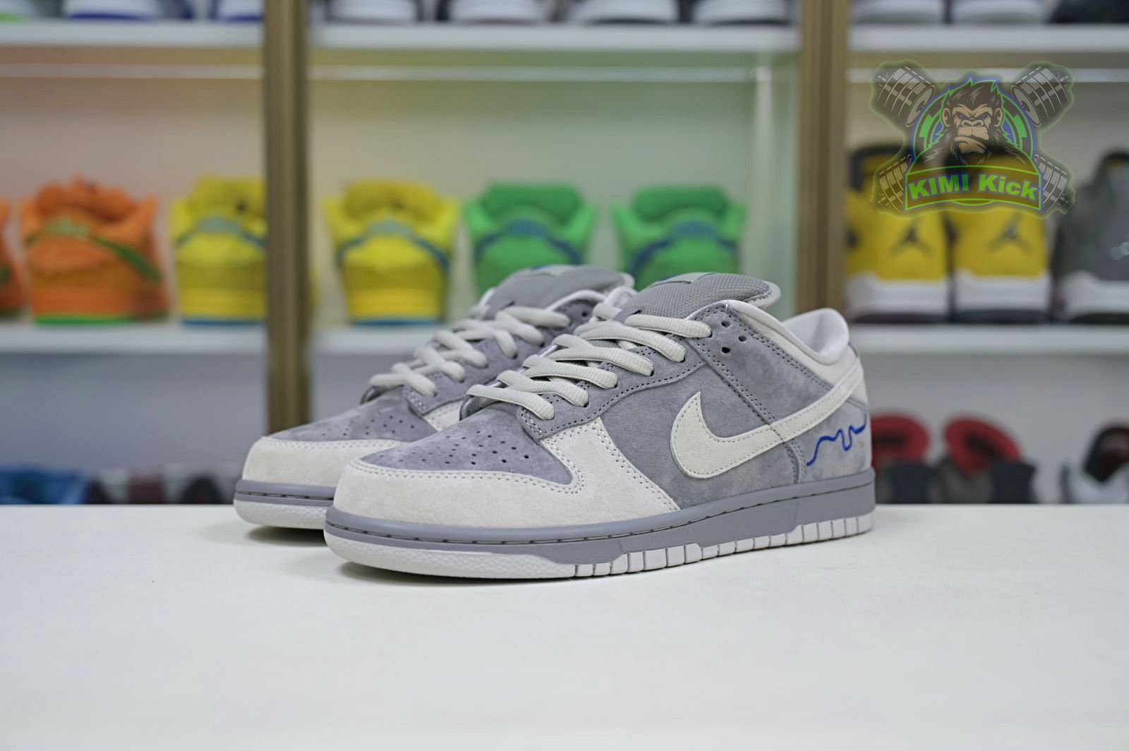 Kimi kick Nike Dunk SB Low Pro London