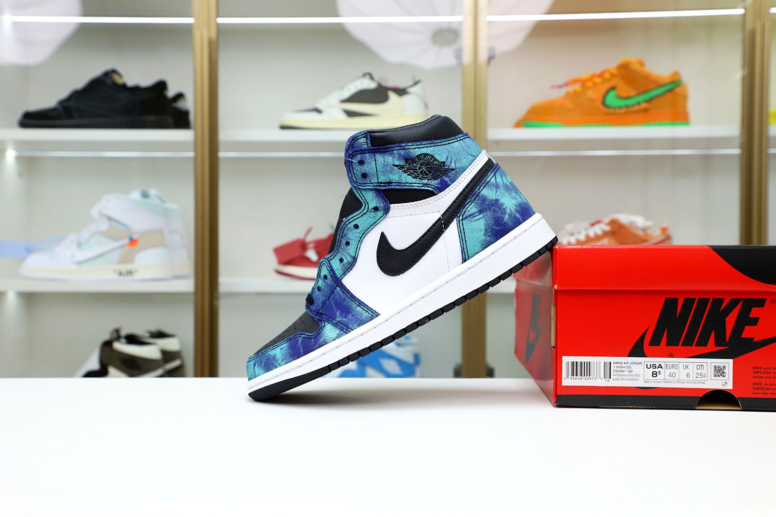 Kimi kick Air Jordan 1 High OG  Tie-Dye