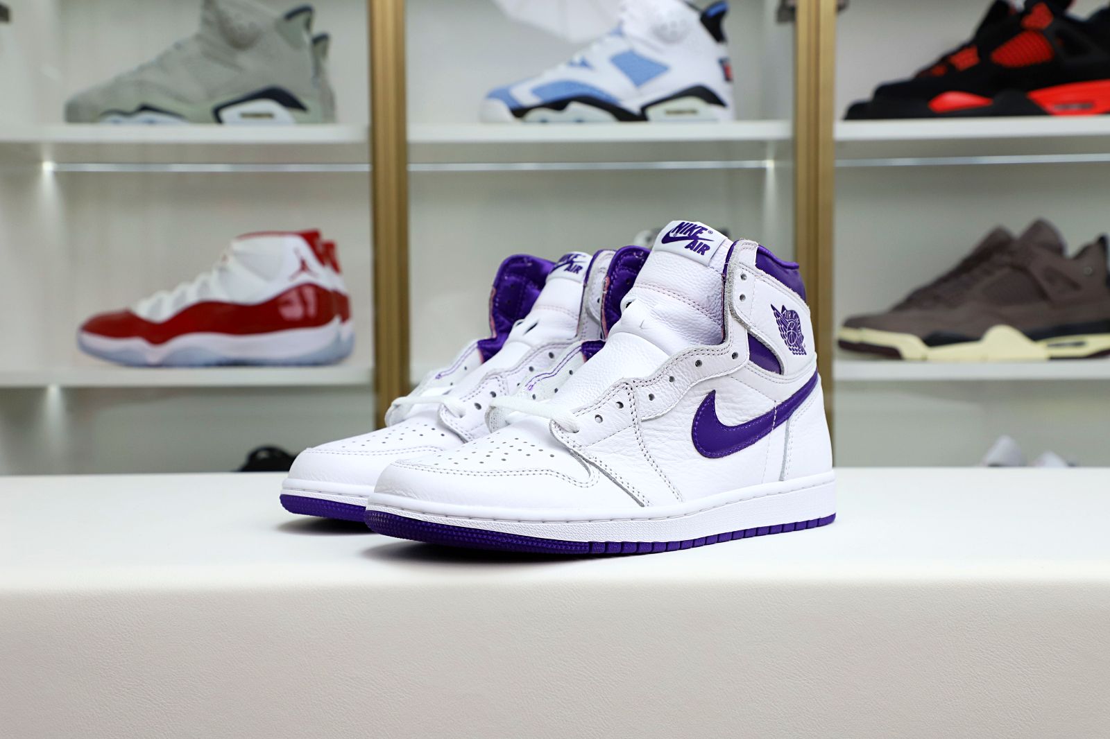 Kimi kick Air Jordan 1 High OG Court Purple