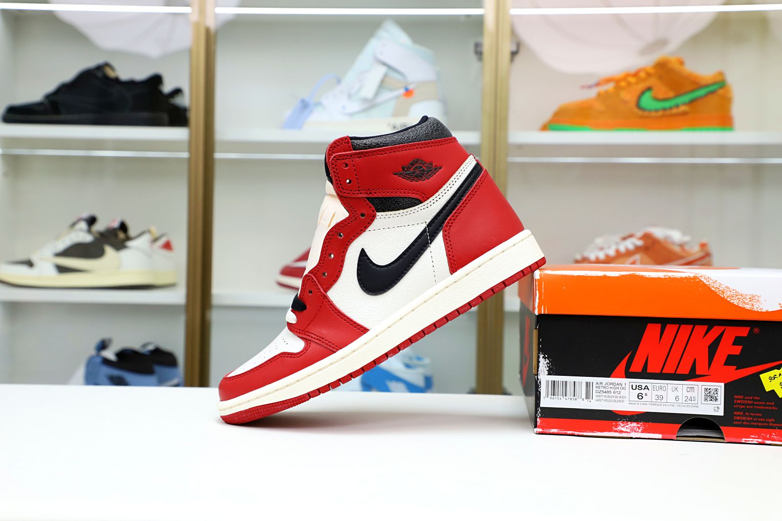 Kimi kick AIR JORDAN 1 REIMAGINED LOST AND FOUND “CHICAGO” 2022