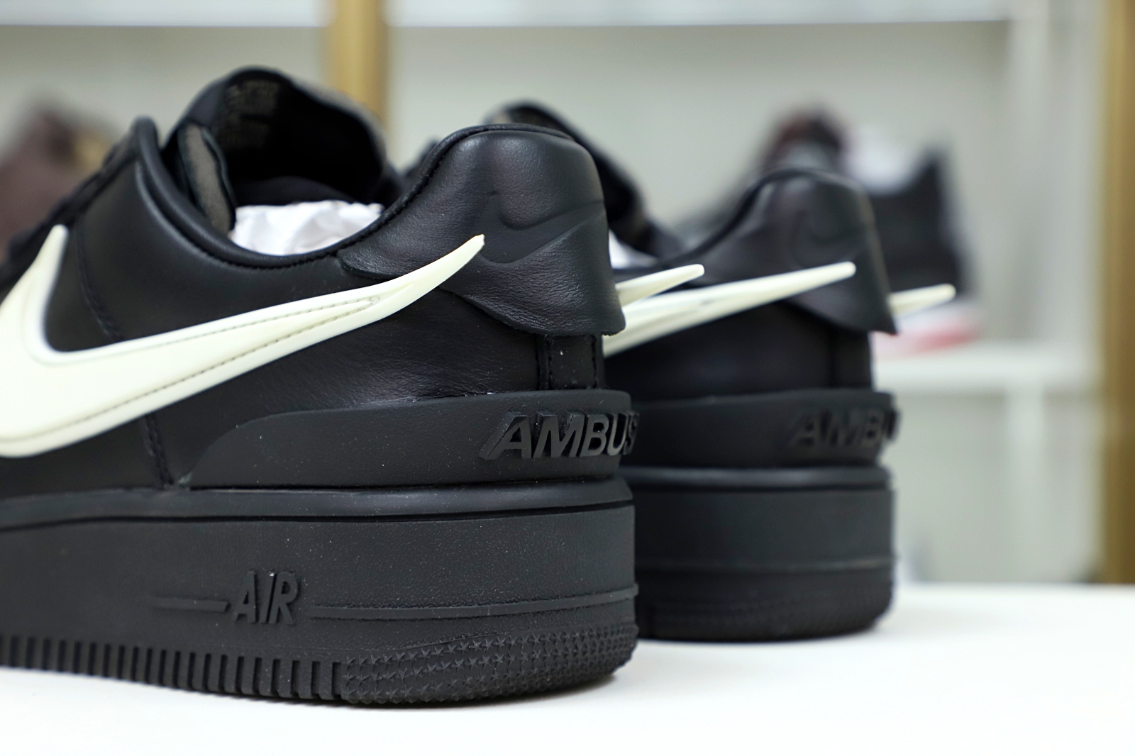 Kimi kick AMBUSH x Nike Air Force 1 Low