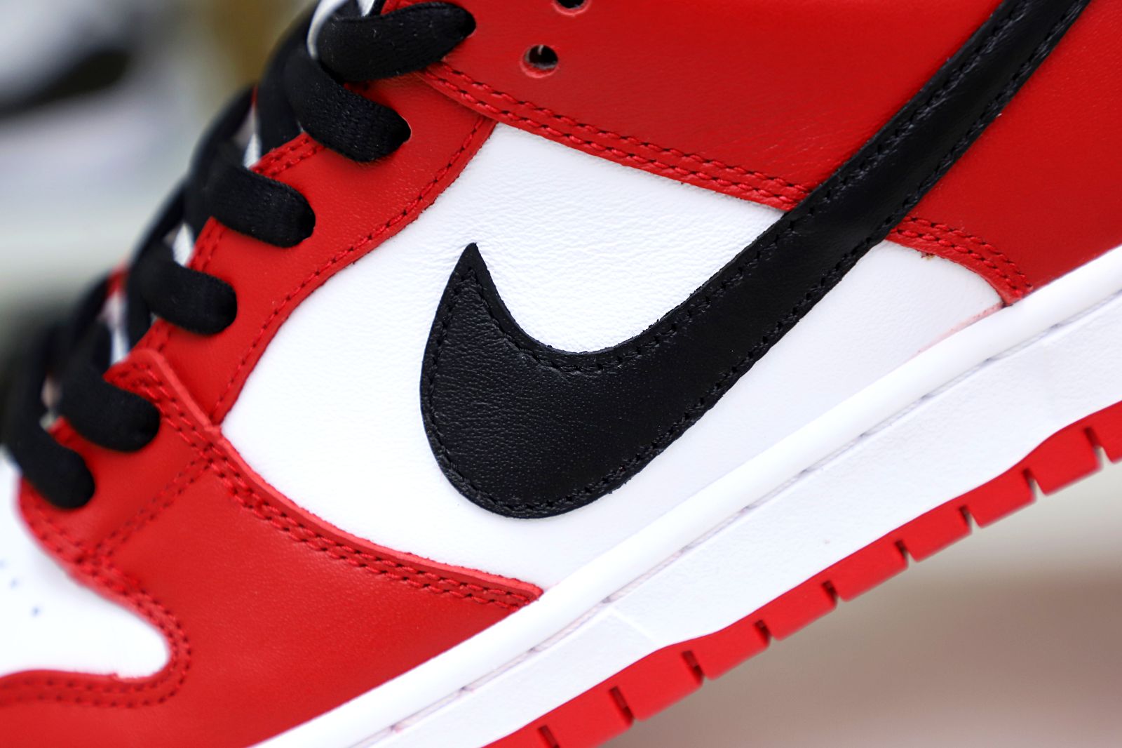 Kimi kick NIKE SB DUNK LOW “CHICAGO”