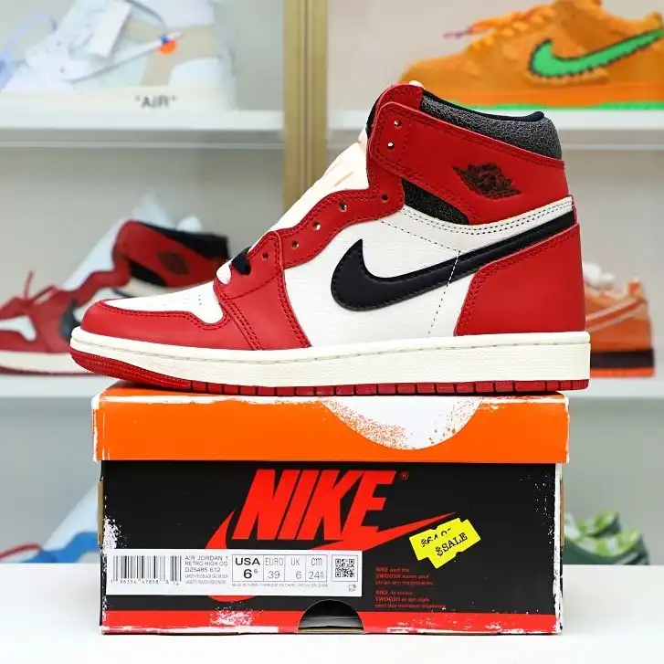 Kimi kick AIR JORDAN 1 REIMAGINED LOST AND FOUND “CHICAGO” 2022