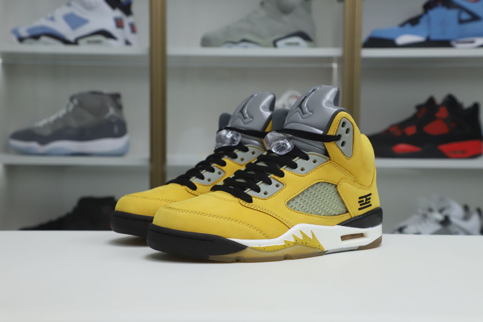 Kimi kick AIR JORDAN 5 RETRO TOKYO T23 454783-701