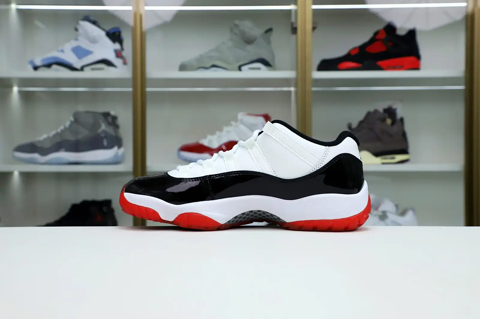 Kimikick AIR JORDAN 11 LOW WHITE BRED