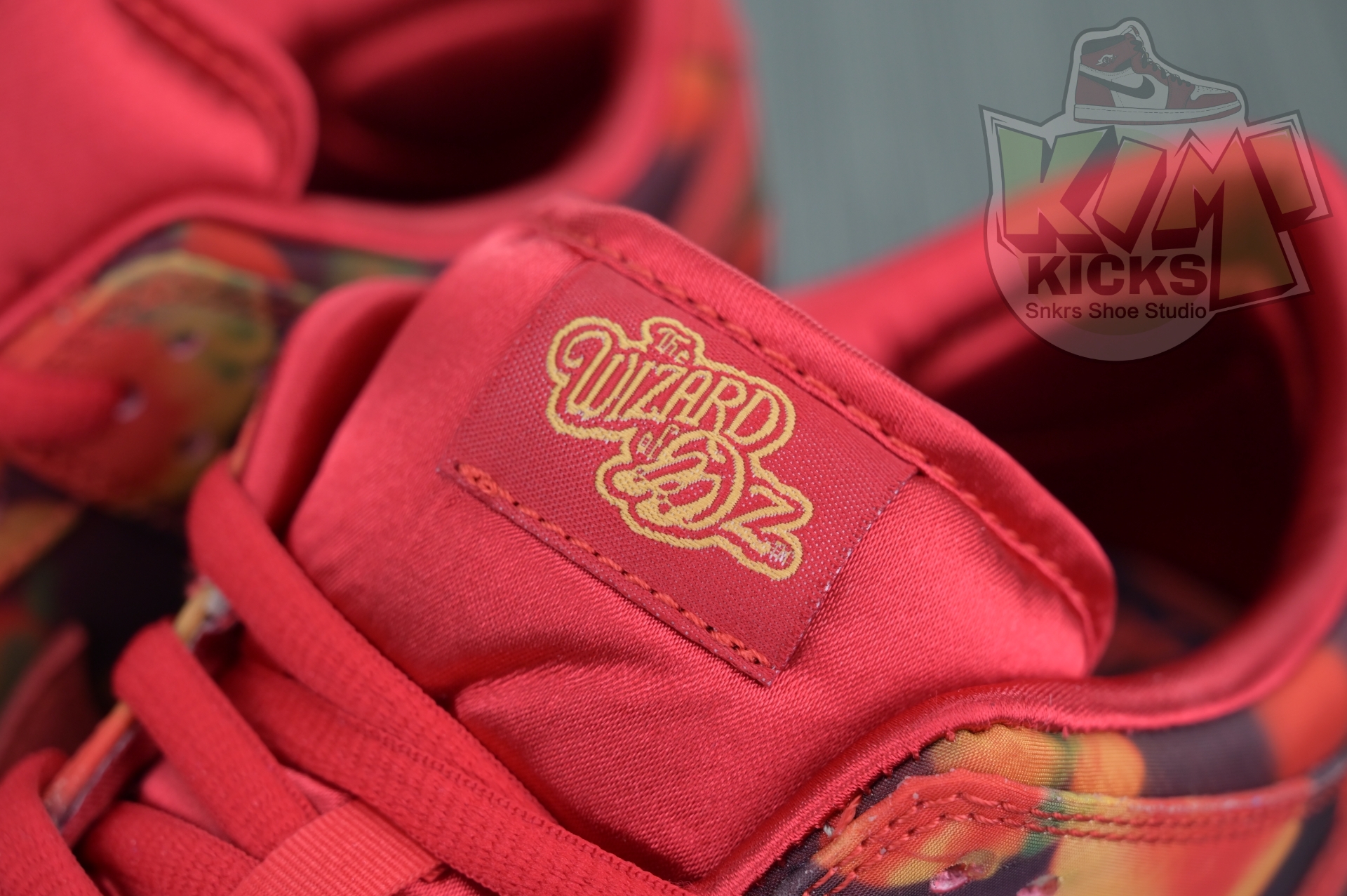 Kimi kick The Wizard of Oz x Nike SBDunk Low“Ruby Slipper”