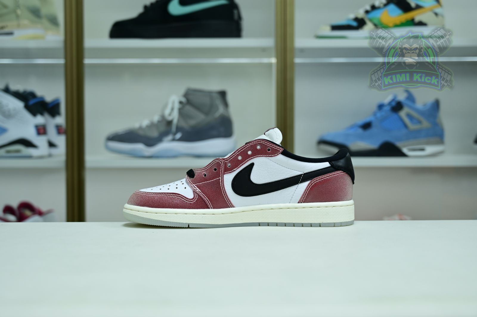 Kimi kick Trophy Room x Jordan Air Jordan1 Low OG