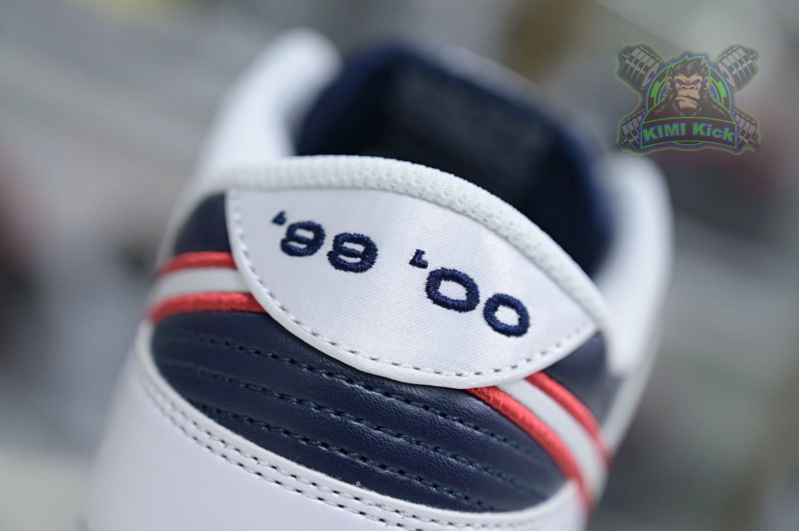 Kimi kick Nike Dunk Low 'Houston Comets Four-Peat'