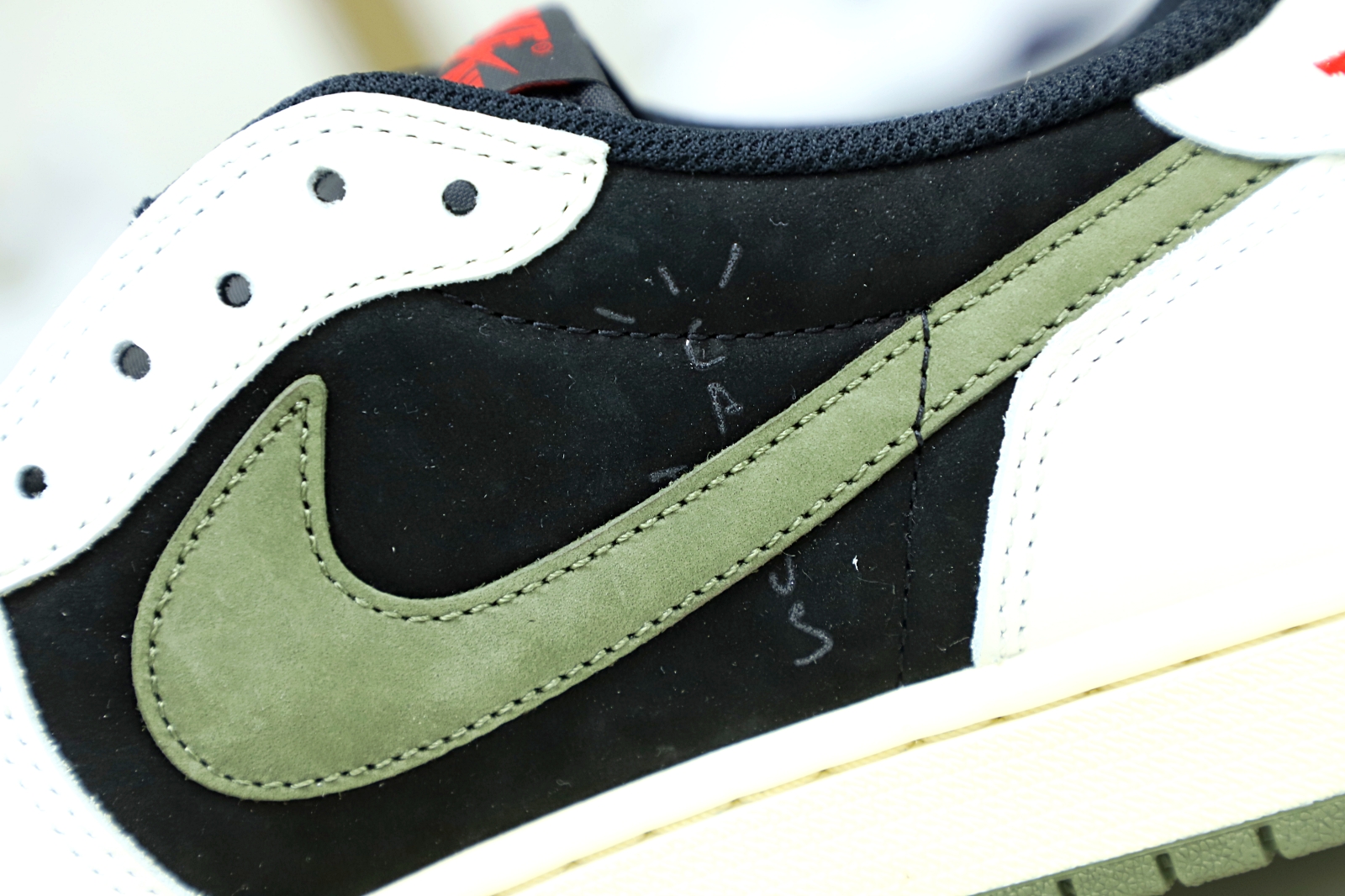 Kimi kick TRAVIS SCOTT X NIKE AIR JORDAN 1 LOW OG “Olive”