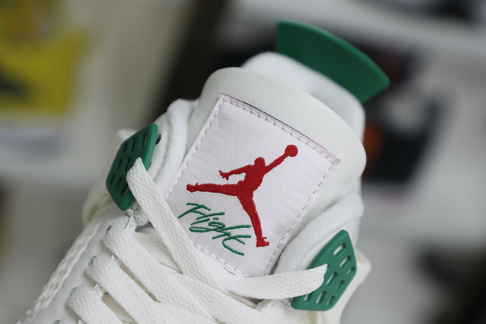 Kimi kick NIKE SB X AIR JORDAN 4 RETRO 'PINE GREEN'