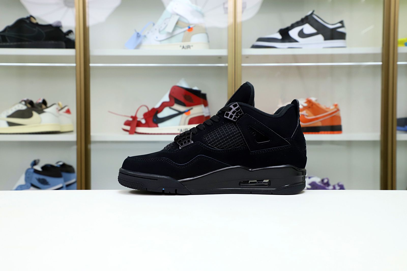 Kimi kick AIR JORDAN 4 RETRO 'BLACK CAT' 2020