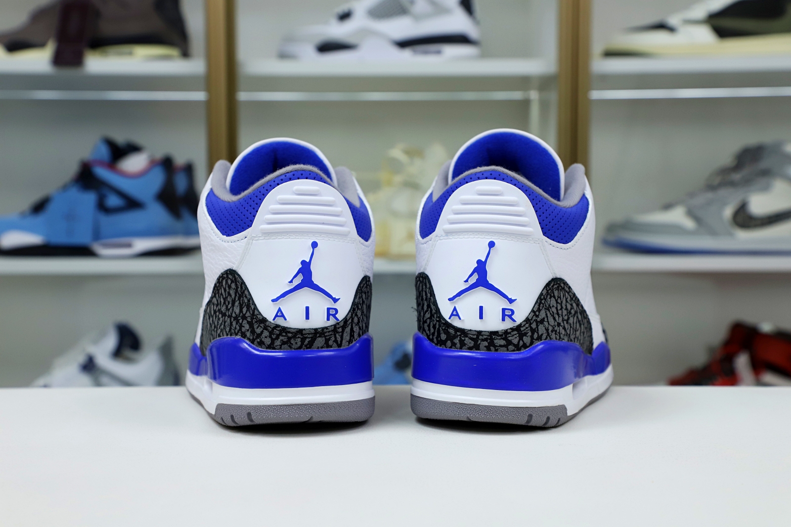 Kimi kick AIR JORDAN 3 RETRO 'RACER BLUE'