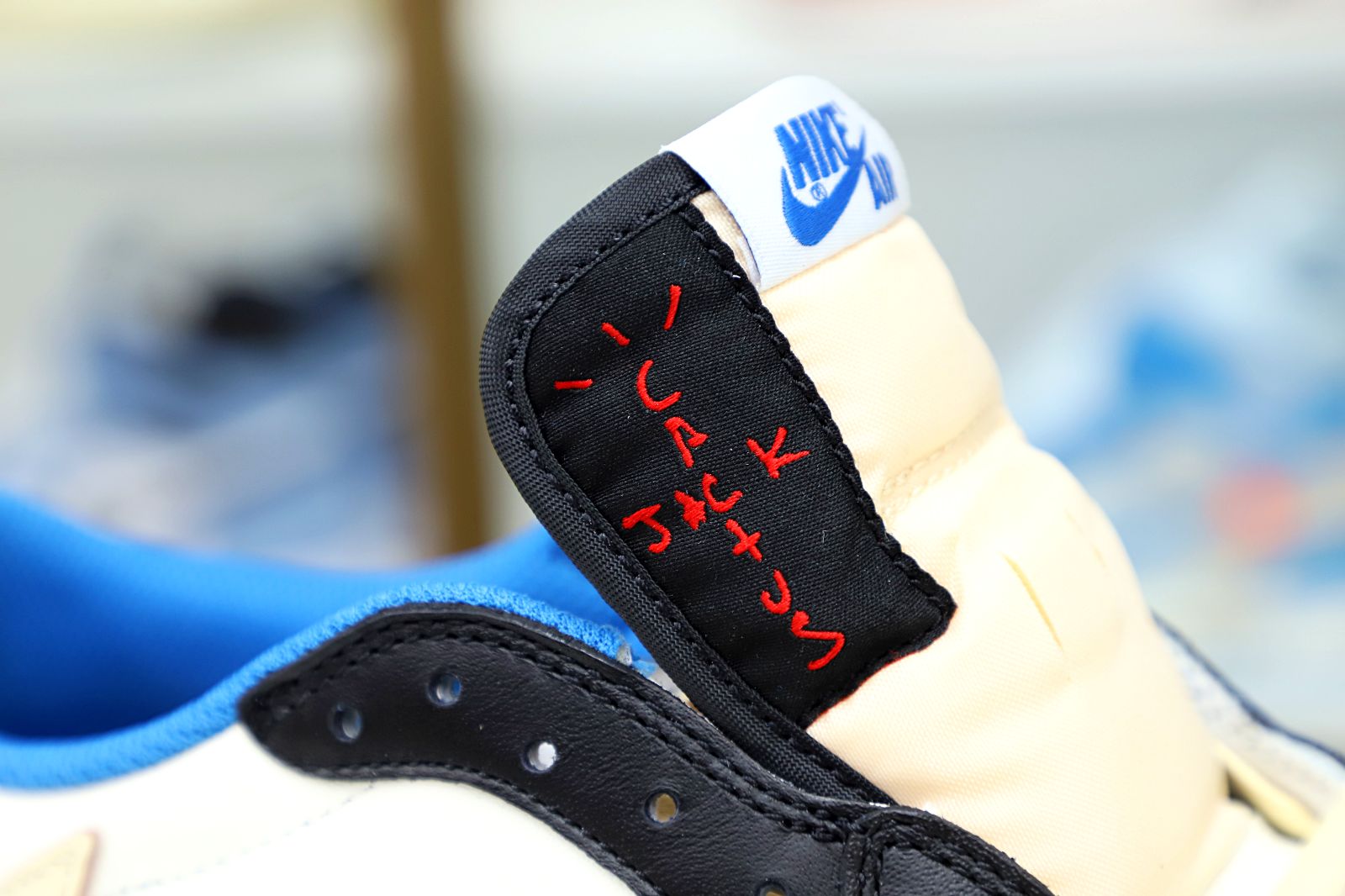 Kimi kick FRAGMENT DESIGN X TRAVIS SCOTT X AIR JORDAN 1 LOW