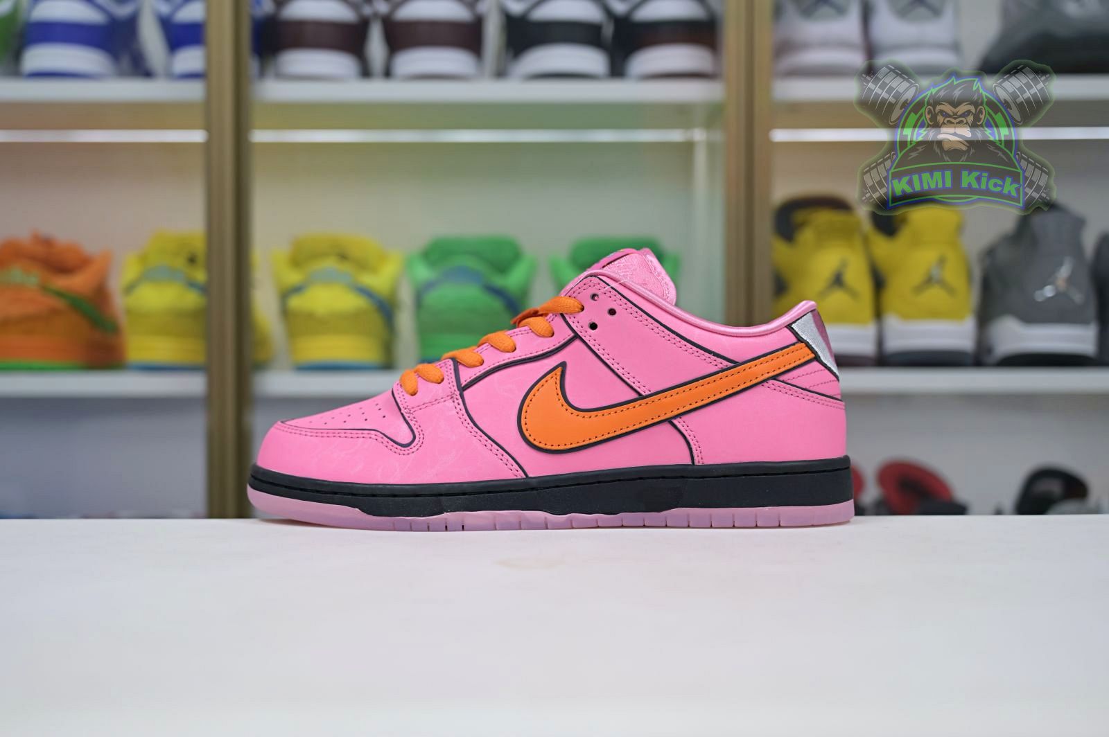 Kimi kick The Powerpuff Girls x Nike Dunk SB Low