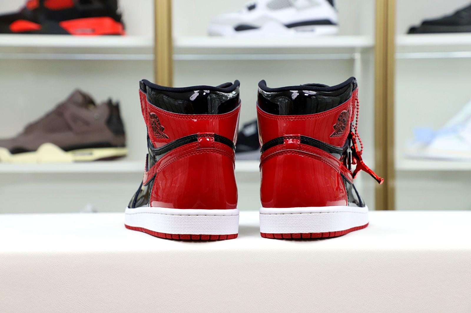 Kimi kick AIR JORDAN 1 HIGH OG BRED PATENT