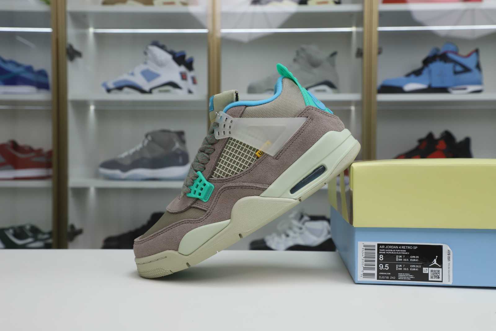 Kimi kick UNION LA X AIR JORDAN 4 RETRO 'TAUPE HAZE'