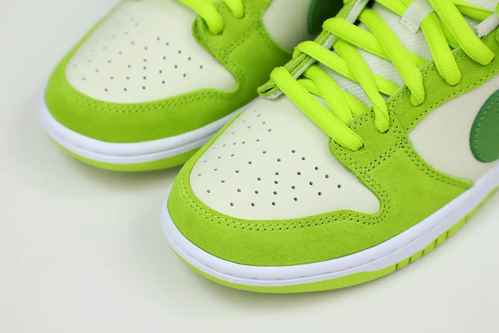 Kimikick NIKE SB DUNK LOW GREEN APPLE 2022