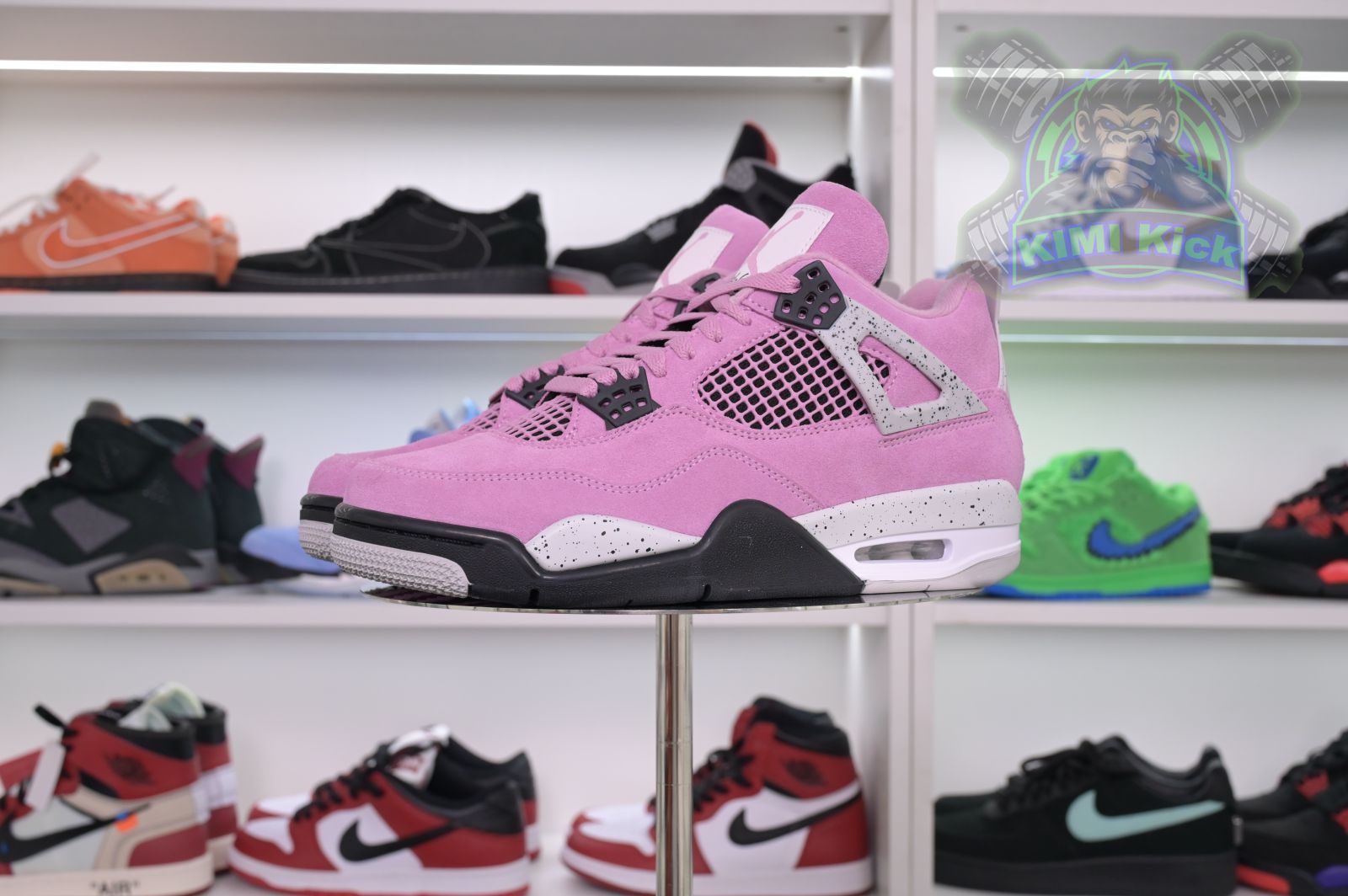 Kimi kick Jordan Air Jordan 4“Orchid”