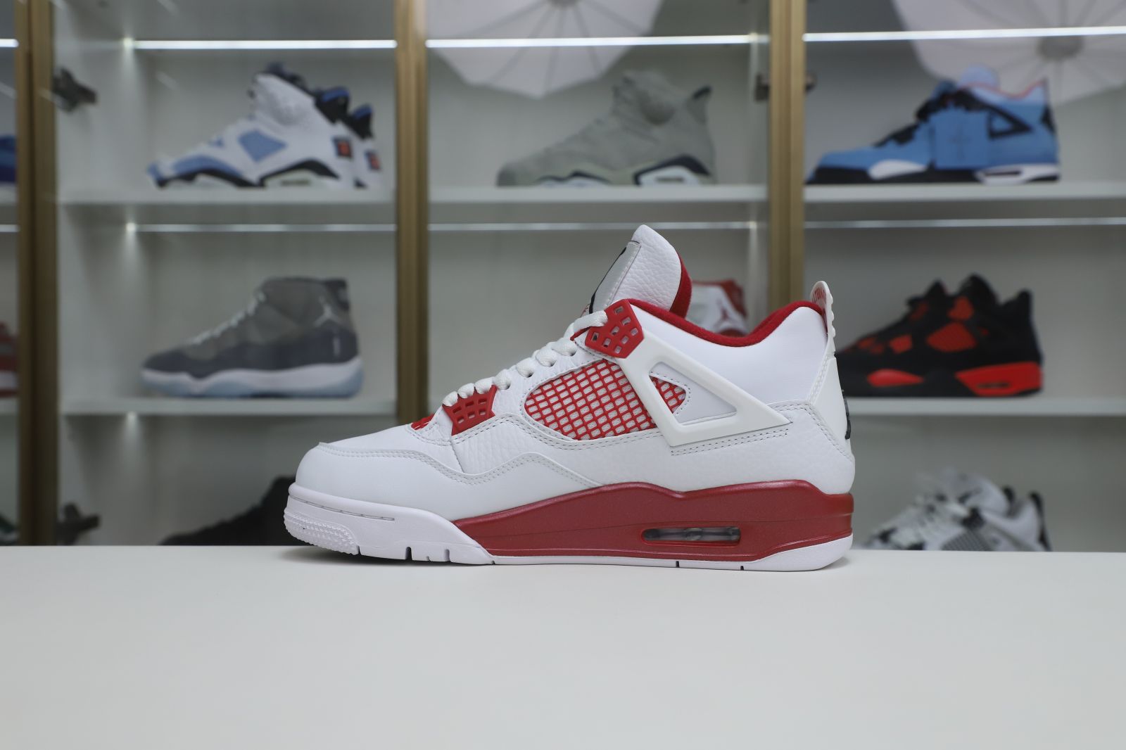 Kimi kick AIR JORDAN4 RETRO ALTERNATE 89