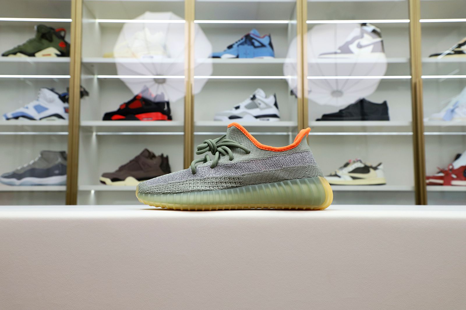 Kimi kick YEEZY BOOST 350 V2 'DESERT SAGE'