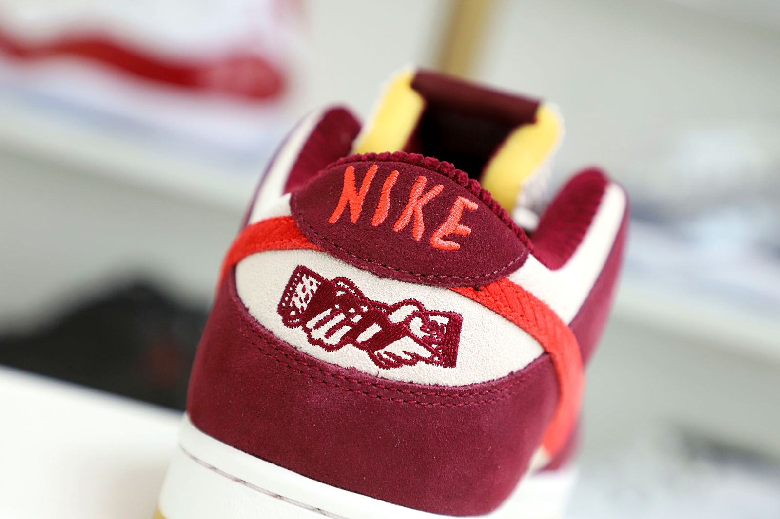 Kimi kick Nike Dunk SB Low Skate Like a Girl