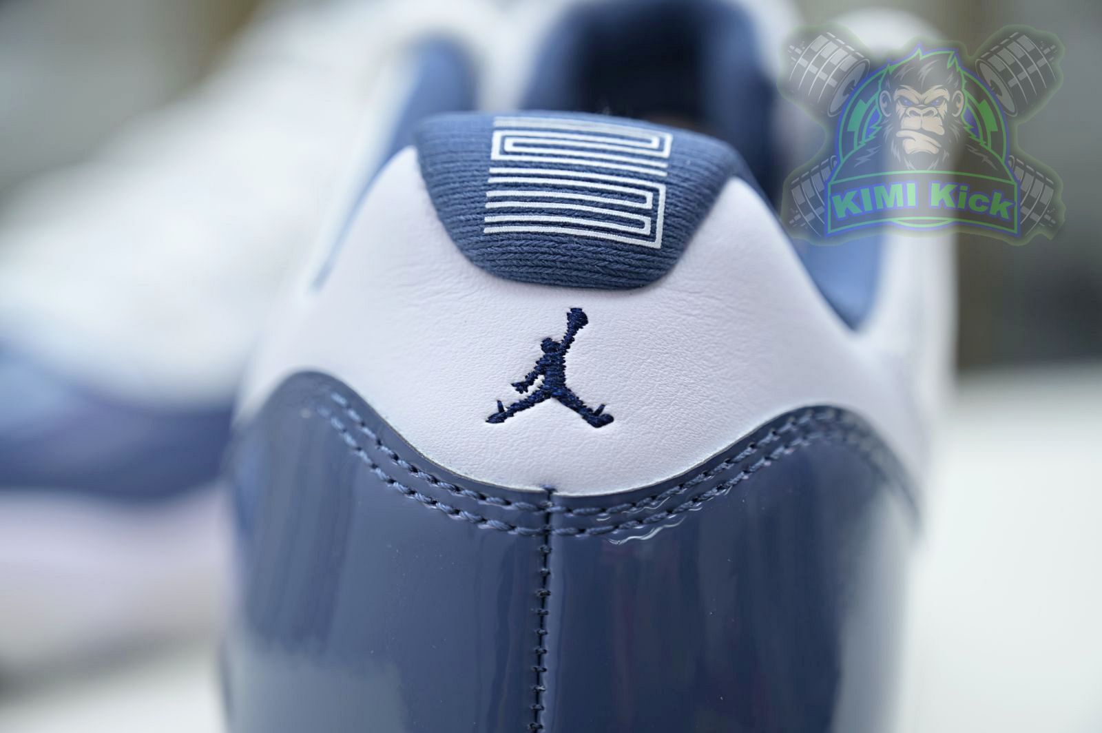 Kimi kick Jordan Air Jordan 11 Low“Diffused Blue”