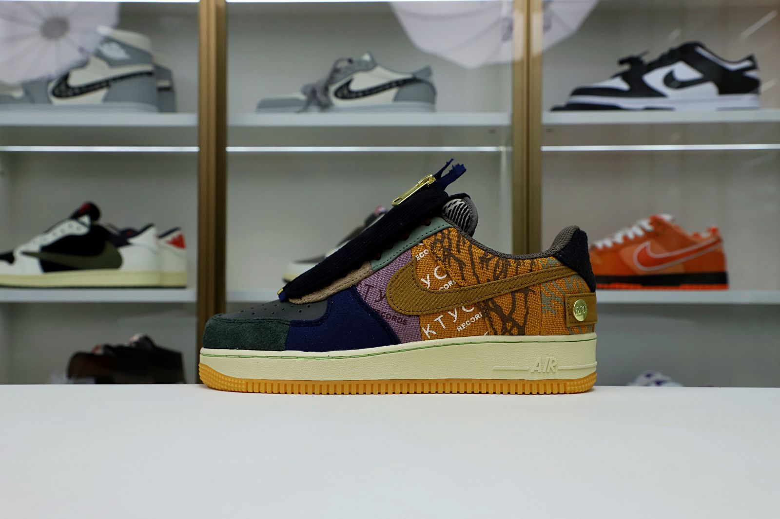 Kimi kick TRAVIS SCOTT X AIR FORCE 1 LOW 'CACTUS