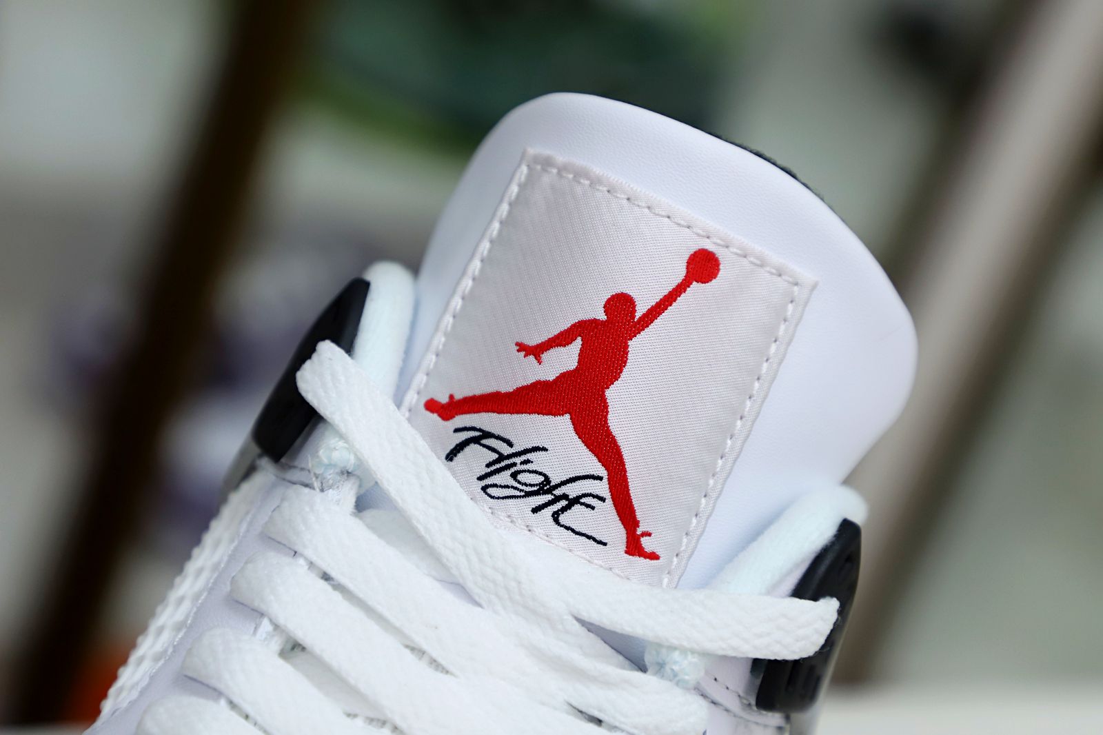 Kimi kick Air Jordan 4 Retro White Cement